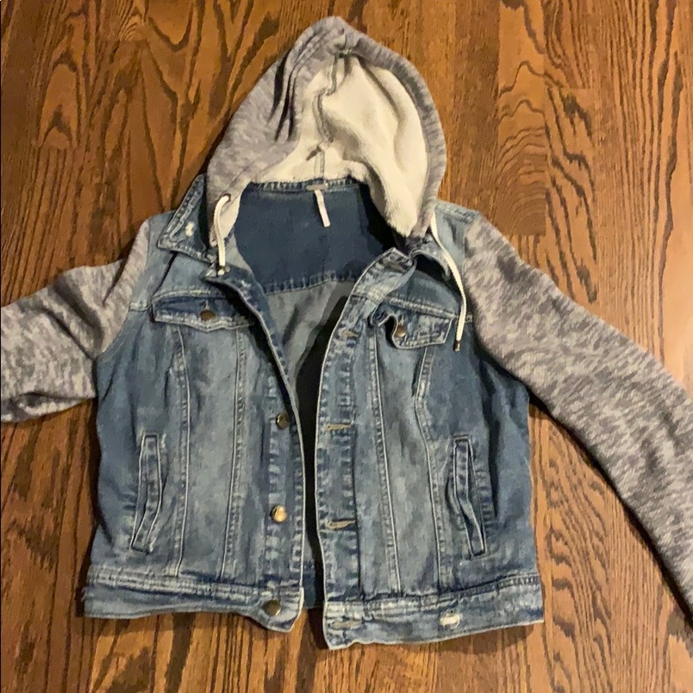 Jean jacket with sweater arms